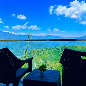 Hotel The Raarees Mist Resort, - Nested In Nature's Lap, Munnar